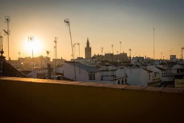 La Flamenka Hostel Seville Luaran gambar